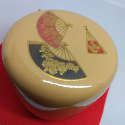 Shiro-Urushi (witte lak) natsume met waaiermotieven  橋爪庵 Hashizume-an