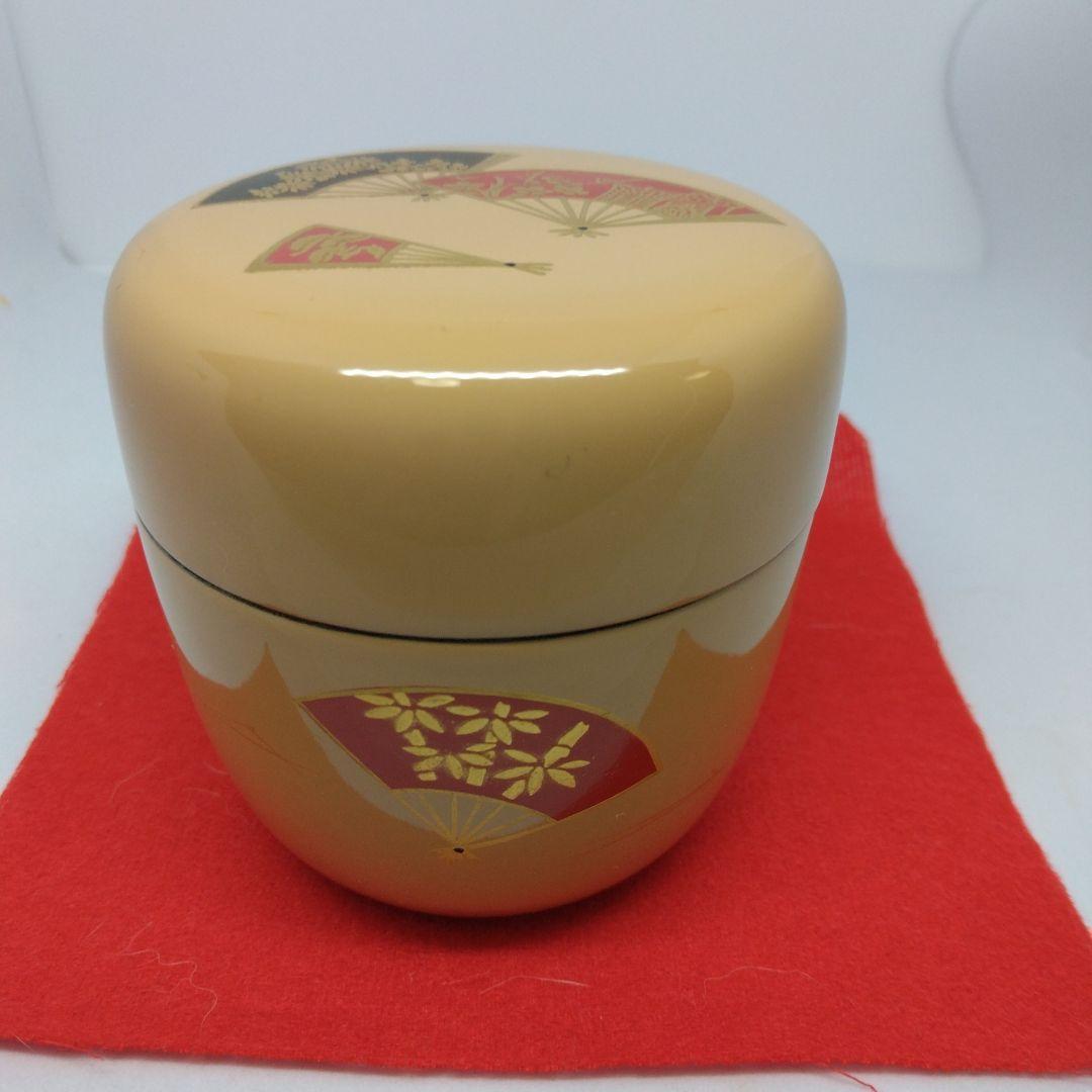 Shiro-Urushi (witte lak) natsume met waaiermotieven  橋爪庵 Hashizume-an