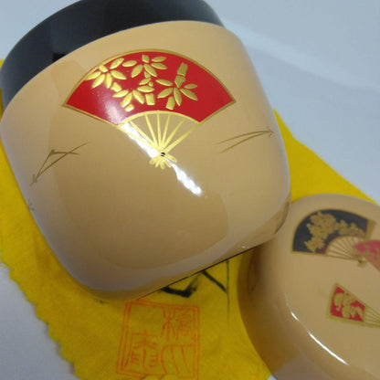 Shiro-Urushi (witte lak) natsume met waaiermotieven  橋爪庵 Hashizume-an