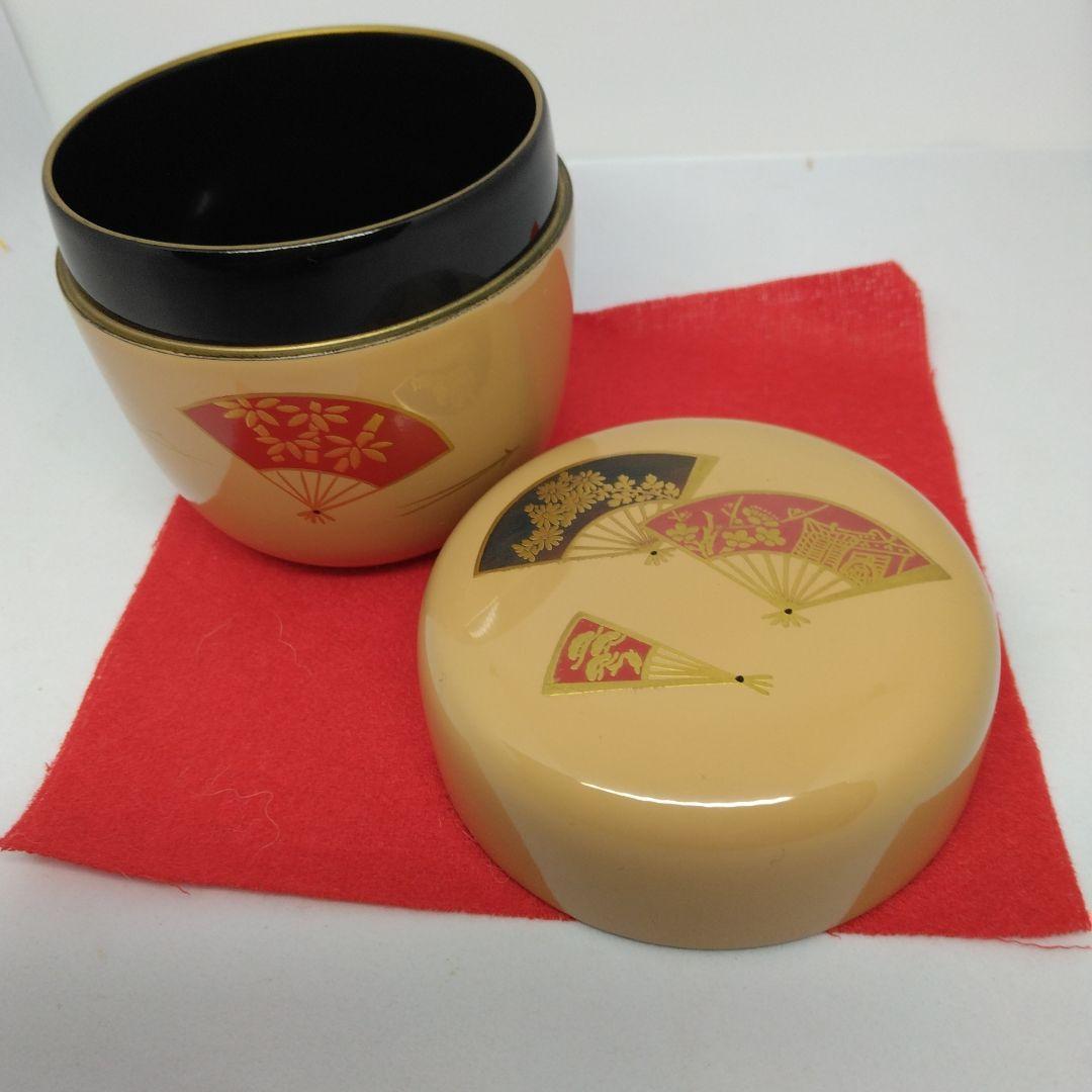 Shiro-Urushi (witte lak) natsume met waaiermotieven  橋爪庵 Hashizume-an